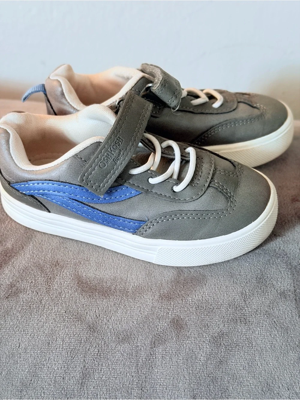 OshKosh Gray and Blue Toddler Strap Sneakers
